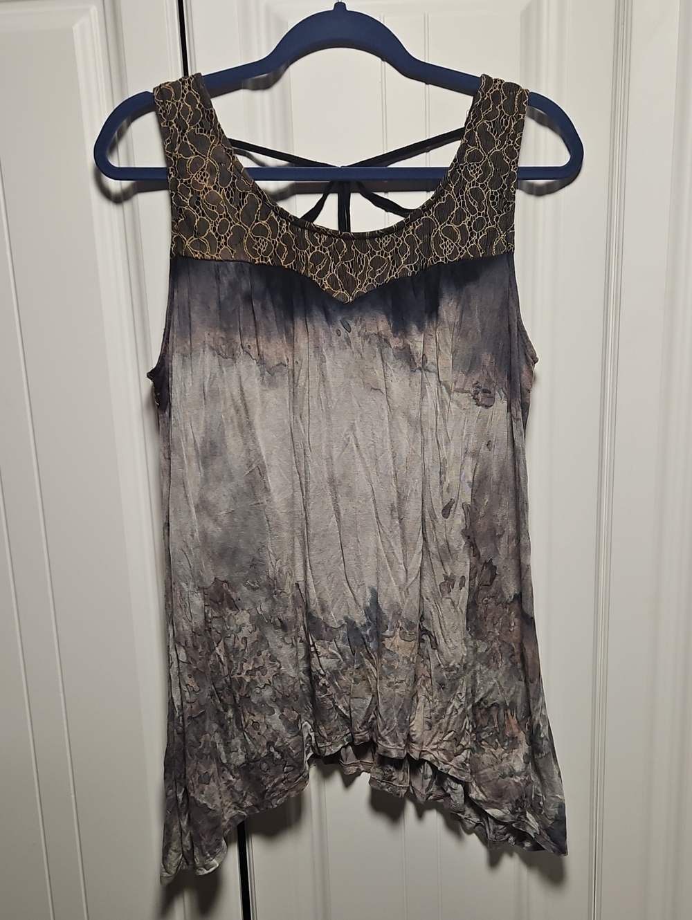 Sleeveless Lace Tank Top in Gray and Black And Some Blue